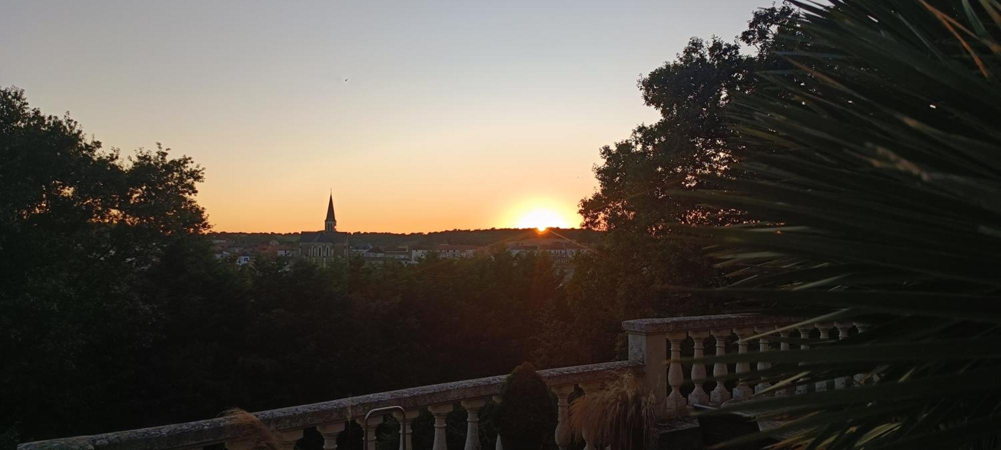 Montrevault Gite De Charme Atypique Vue Panoramique מראה חיצוני תמונה
